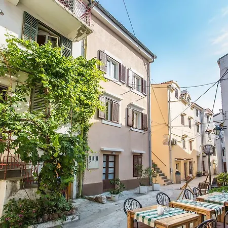 Appartement Sanja *